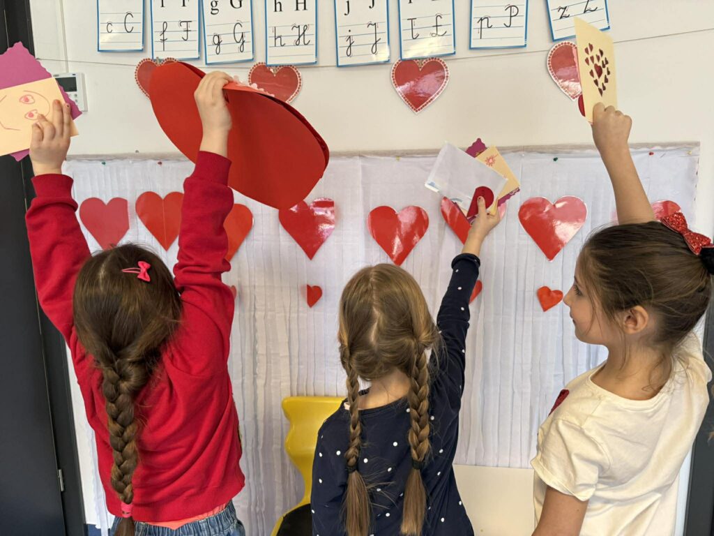 627017088_912346558012256_8943622050523027296_n